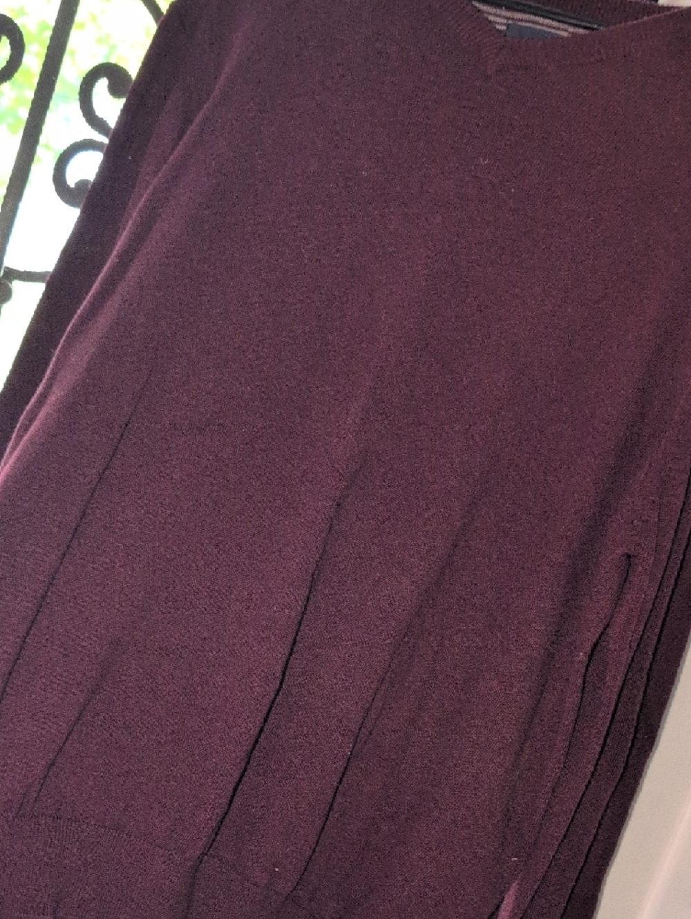 GUC ♡ Men's British Khaki Maroon V-neck Sweater - Size XXL